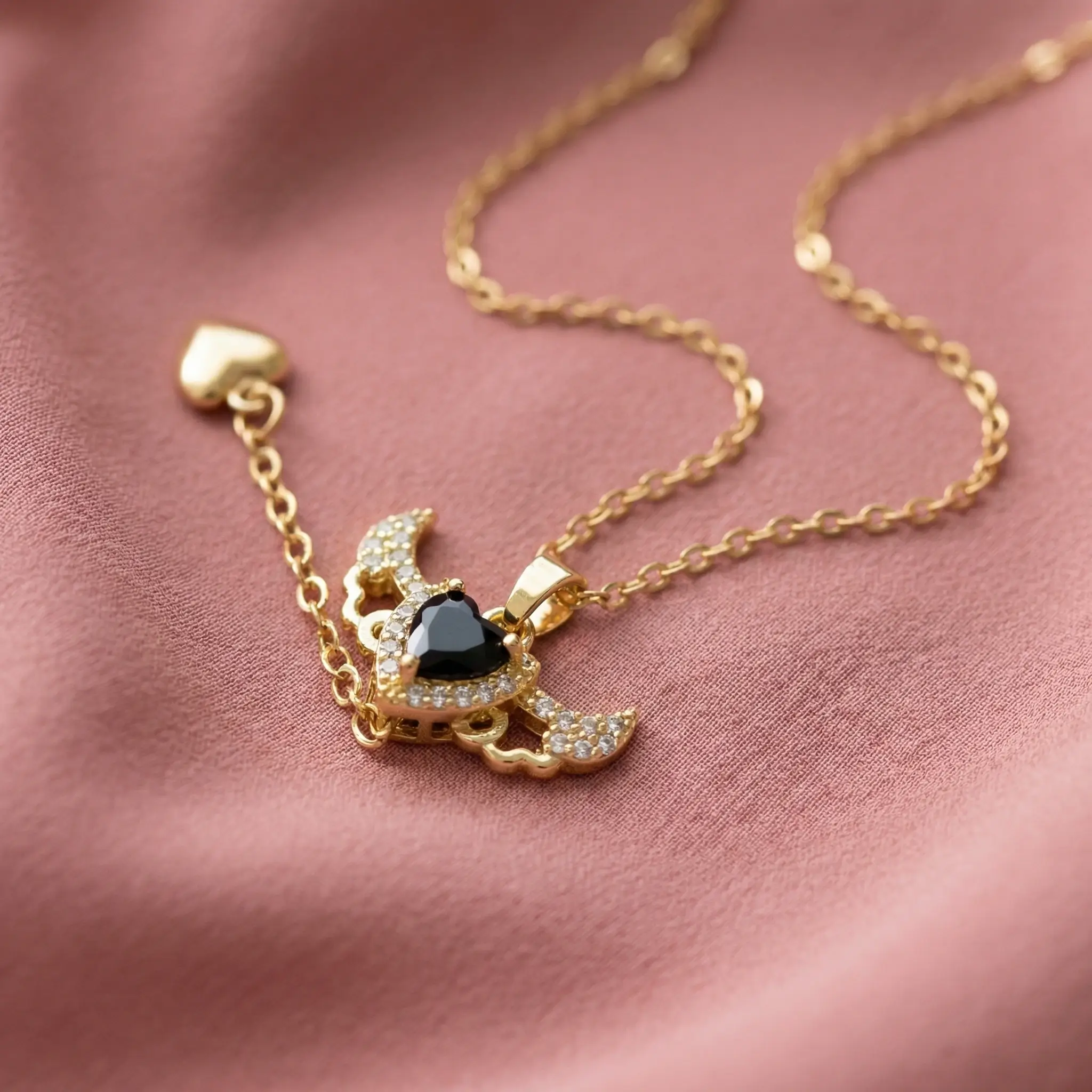 Angel Heart Necklace – Midnight Black 3