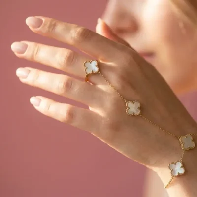 Aurora Clover Bracelet