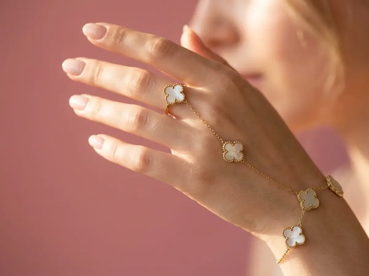Aurora Clover Bracelet - Image 8