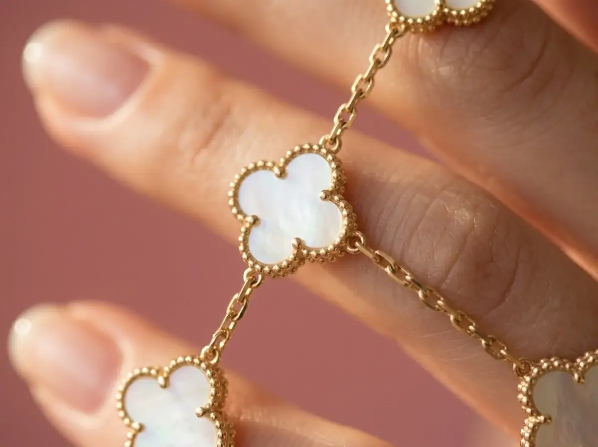 Aurora Clover Bracelet - Image 7