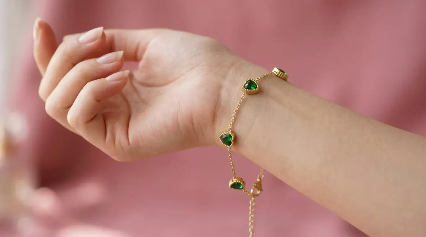 Emerald Amour Bracelet - Image 4