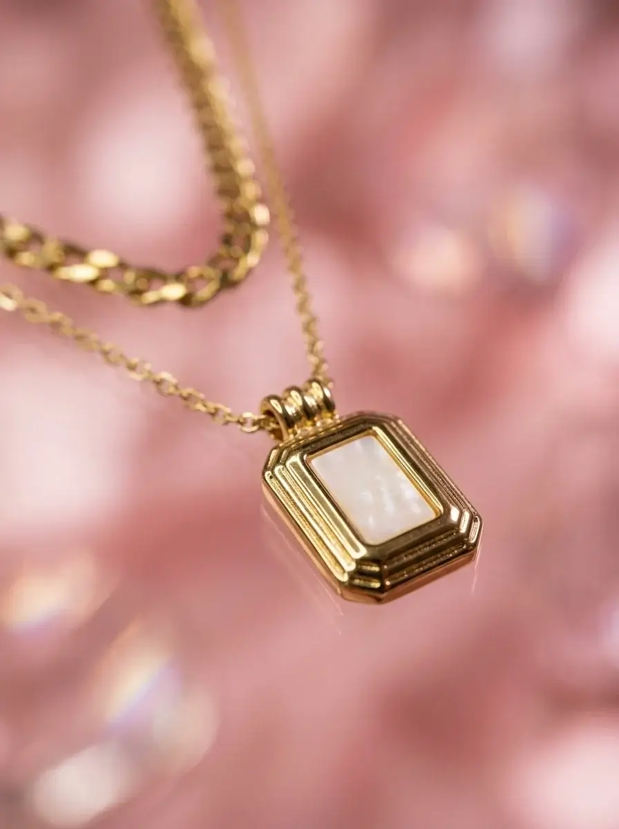 Golden Frame Pendant - Image 5